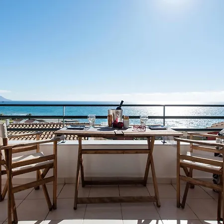 Apartahotel House On The